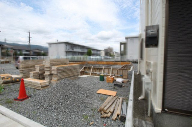 南万々　建築条件付き　売土地　D号地（全4区画）建築確認申請中の外観|Ｄ号地　プラン例　建物価格　　2,110.032万円　建物面積　76.59㎡　（約23.16坪）
