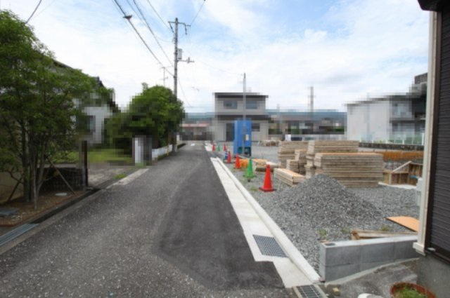 南万々　建築条件付き　売土地　D号地（全4区画）建築確認申請中の前面道路含む現地写真