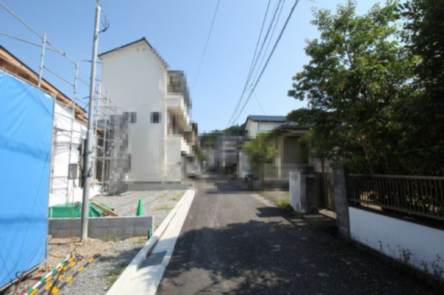 南万々　新築戸建　平屋建て　D号地（全4区画）の前面道路含む現地写真|西側　