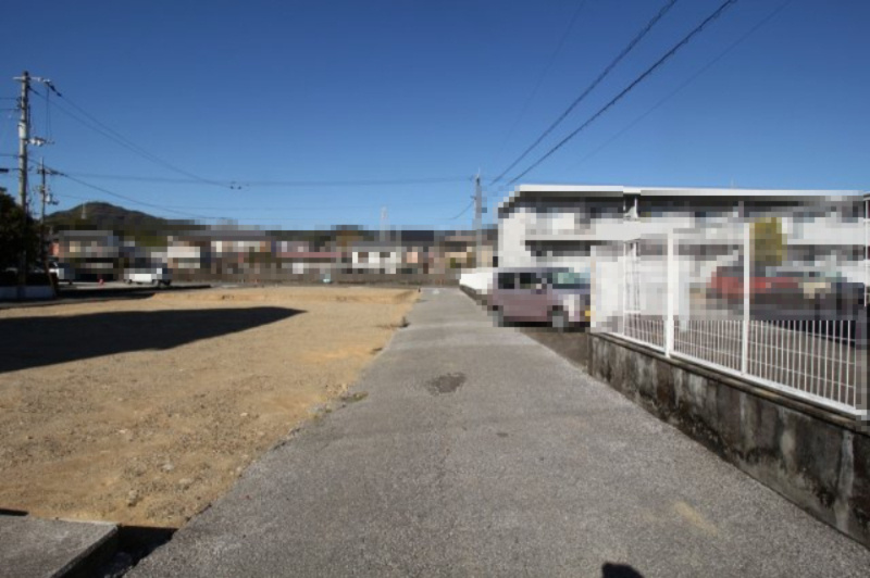 南万々　建築条件付き　売土地　D号地（全4区画）建築確認申請中の前面道路含む現地写真