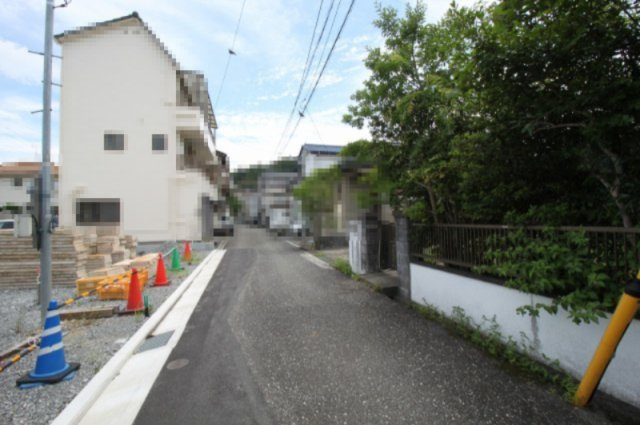 南万々　建築条件付き　売土地　D号地（全4区画）建築確認申請中の前面道路含む現地写真