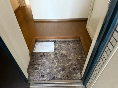 【玄関】 | タウンコート丸義(E-146)