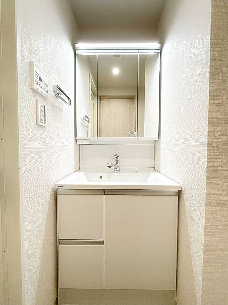 ウイン四ツ谷の独立洗面台