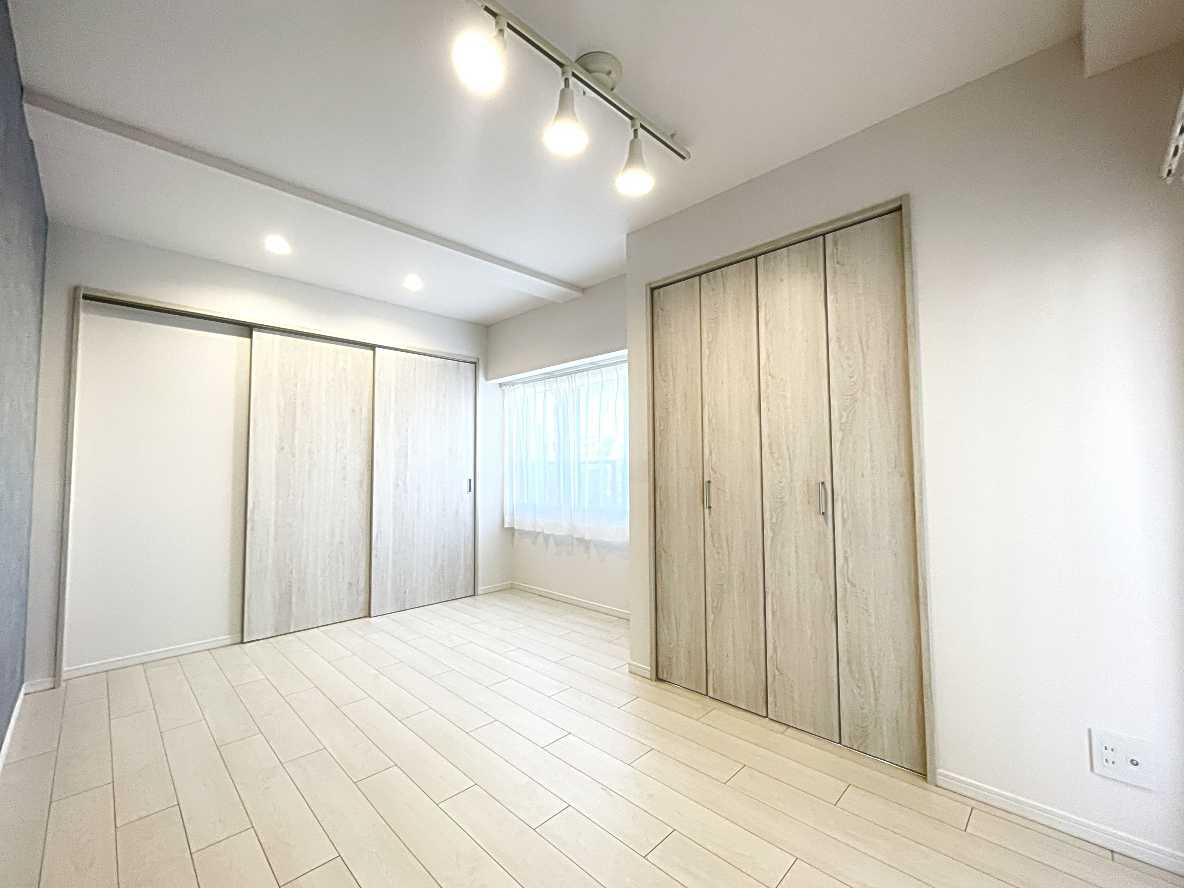 ウイン四ツ谷の洋室