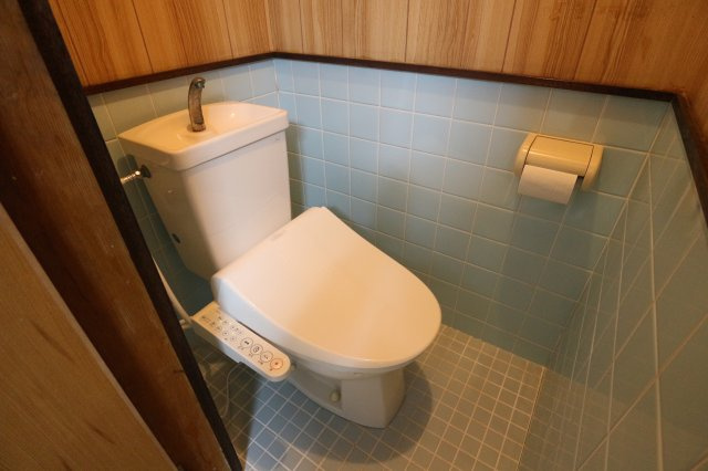東垂水2丁目戸建のトイレ