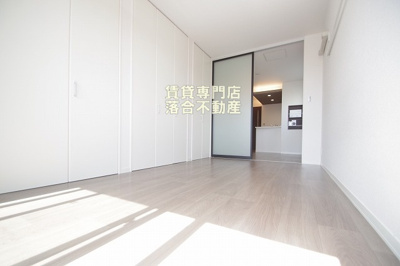 【寝室】 | KIT | 開放的で明るいお部屋