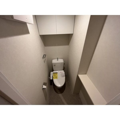 【トイレ】 | スプランディッド弁天町DUE | 落ち着いた色調のトイレです