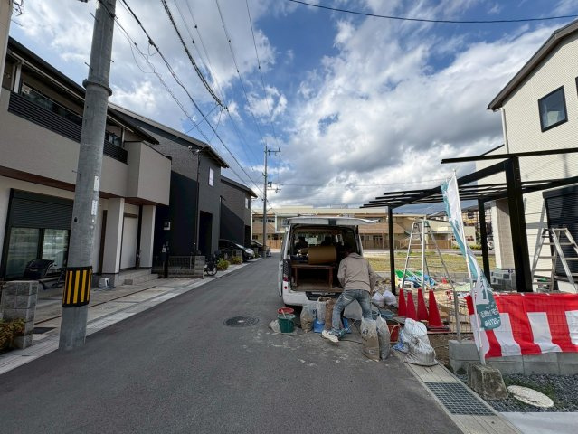 羽束師鴨川町1号地の前面道路含む現地写真