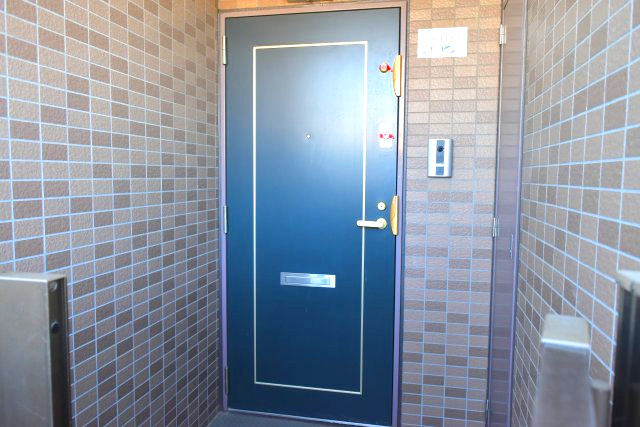 国立市富士見台２丁目の中古マンションの玄関