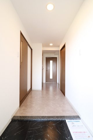 グランデパイースの玄関