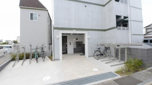 ｒｃレジ大和田のエントランス