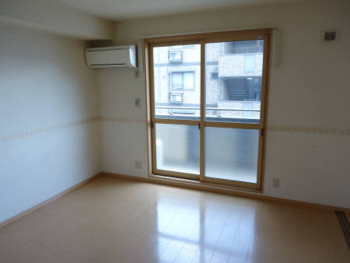 パストラル A棟の居間・リビング|A203 LDK