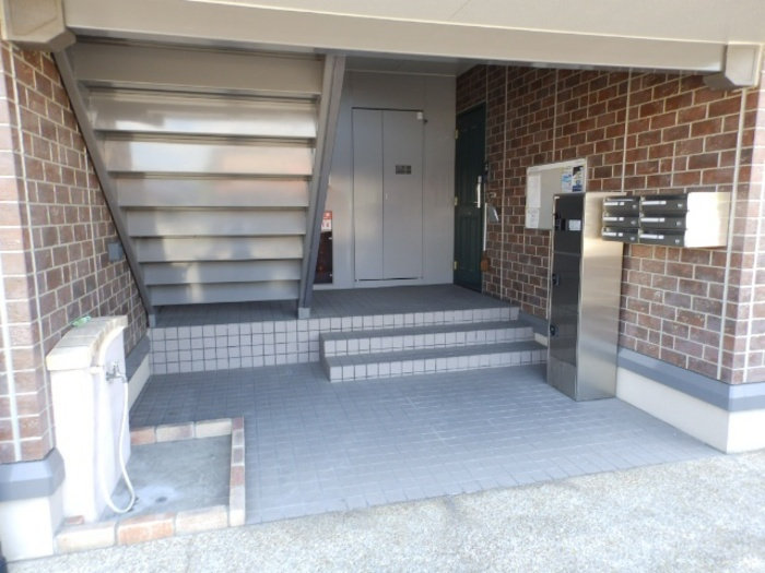 パストラル A棟のエントランス|エントランス