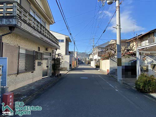 紫竹芝本町 新築戸建の前面道路含む現地写真