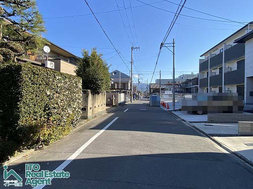 紫竹芝本町 新築戸建の前面道路含む現地写真