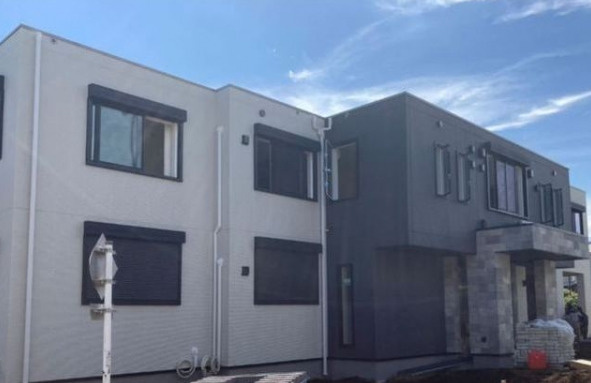 AdorableⅡ　築浅　南西角住戸　宅配BOX