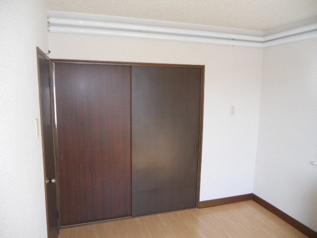 ハイツビコーズの居間・リビング