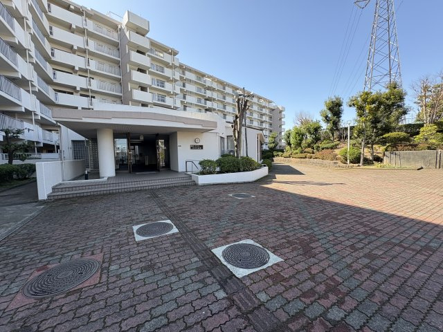 【外観】 | 小田急線「鶴巻温泉駅」まで徒歩9分と通勤・通学に便利な立地です！
令和8年1月リフォーム完了予定◎