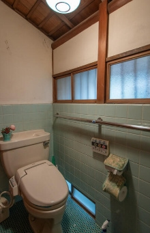 西陣エリア　元織物工場の大型町家の内装