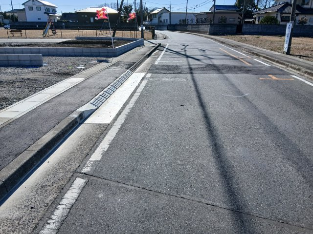 リーブルガーデン．S　吉見町東野第２　の前面道路含む現地写真|現地前面道路（2026年01月06日）撮影