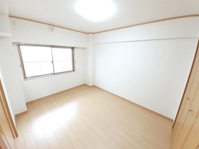 【居間・リビング】 | ウエストロード・キャッスル | ゆったりとしたリビングです