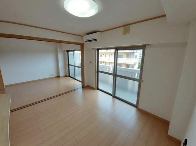 【居間・リビング】 | ウエストロード・キャッスル | 使いやすい居間です