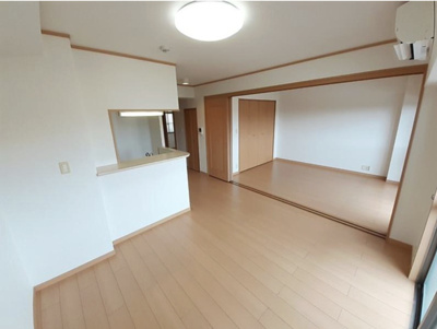 【居間・リビング】 | ウエストロード・キャッスル | おしゃれなリビングです