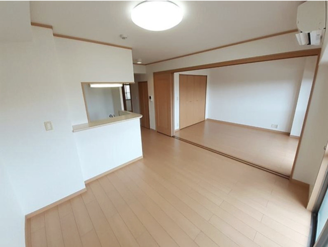 【居間・リビング】 | ウエストロード・キャッスル | おしゃれなリビングです