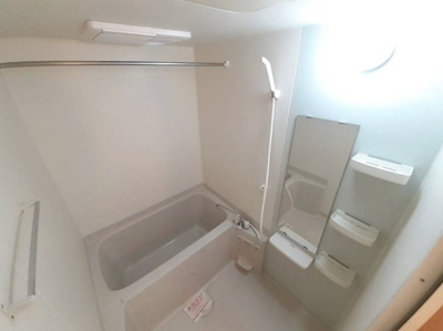 【浴室】 | ウエストロード・キャッスル | コンパクトで使いやすいお風呂です