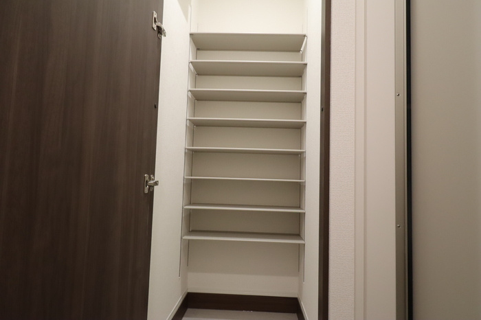 With Grace Heavenの玄関