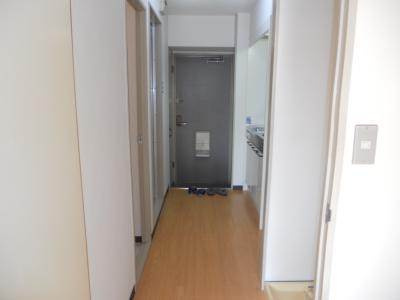 ウエストグランアベニュー六角の内装|廊下