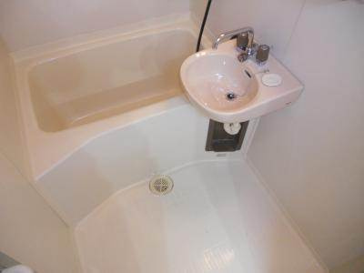 ウエストグランアベニュー六角の洗面所|お風呂