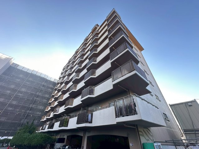 青葉丘マンションの外観