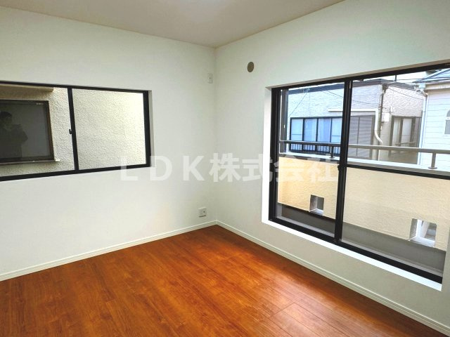 【寝室】 | 中古戸建/ふじみ野市西鶴ケ岡２丁目 | 2F／洋室6.0帖（バルコニー有）