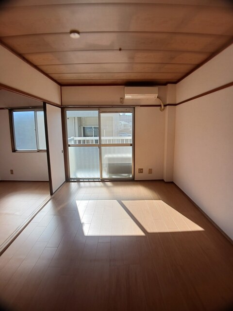 パークサイドこじまの居間・リビング