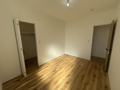 【洋室】 | 宜野湾市大山（全2棟） | 2号棟　洋室6帖＋WIC付き♪