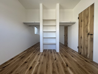 【洋室】 | 宜野湾市大山（全2棟） | 2号棟　行き来可能な洋室5.5帖×2部屋＋CL4か所付き♪