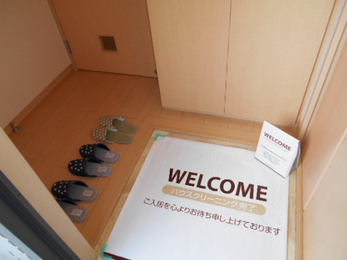 モナリエ水神前の玄関