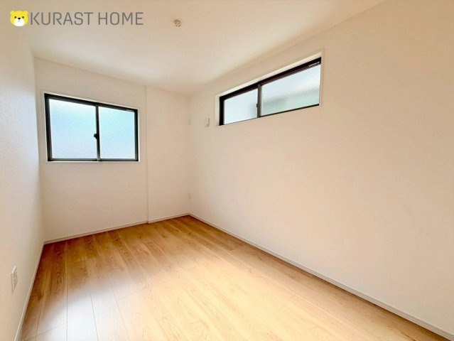 京都市右京区嵯峨野南浦町　新築戸建の洋室