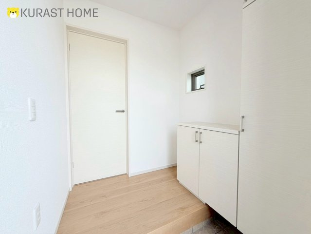 京都市右京区嵯峨野南浦町　新築戸建の玄関