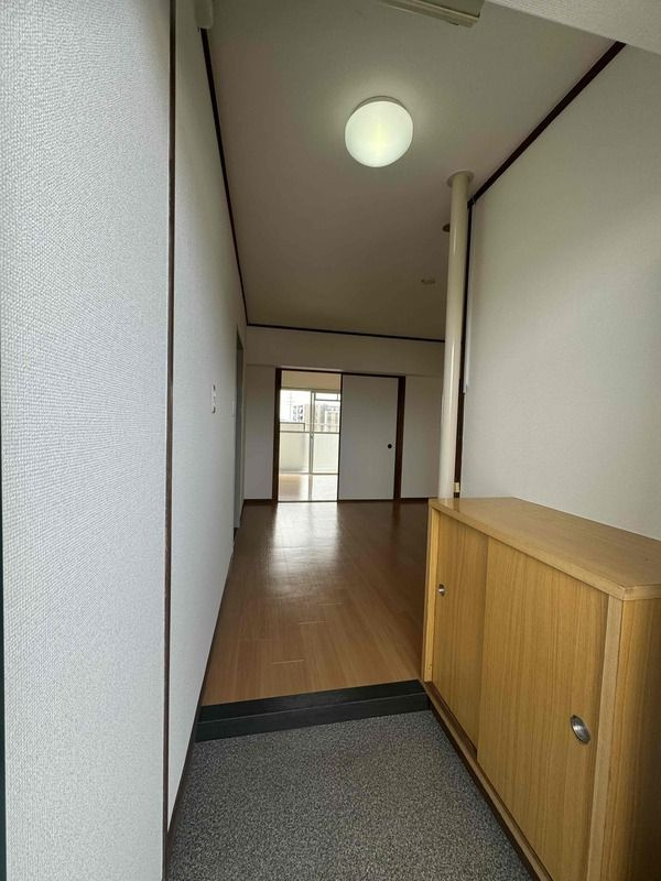 福岡市東区三苫４丁目の賃貸マンションの玄関