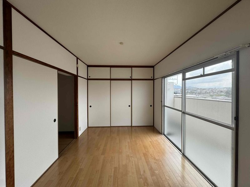 福岡市東区三苫４丁目の賃貸マンションの居間・リビング