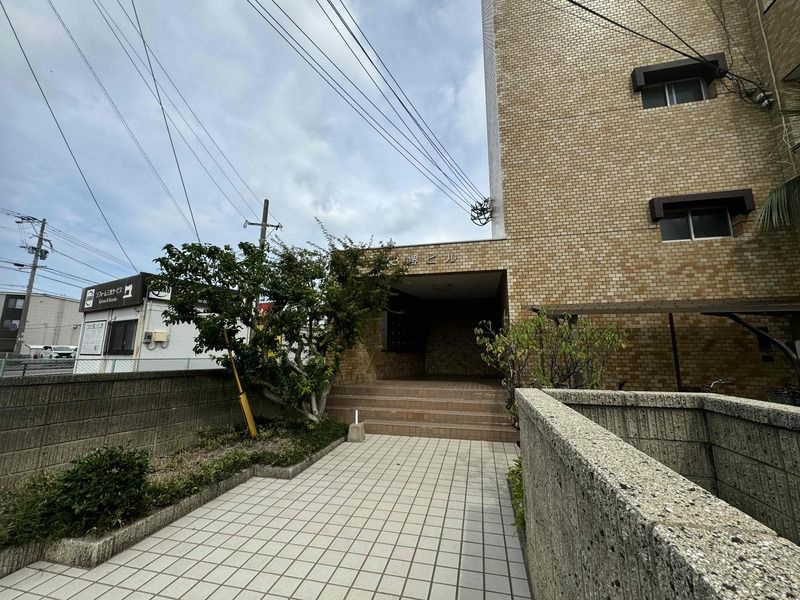福岡市東区三苫４丁目の賃貸マンションのエントランス