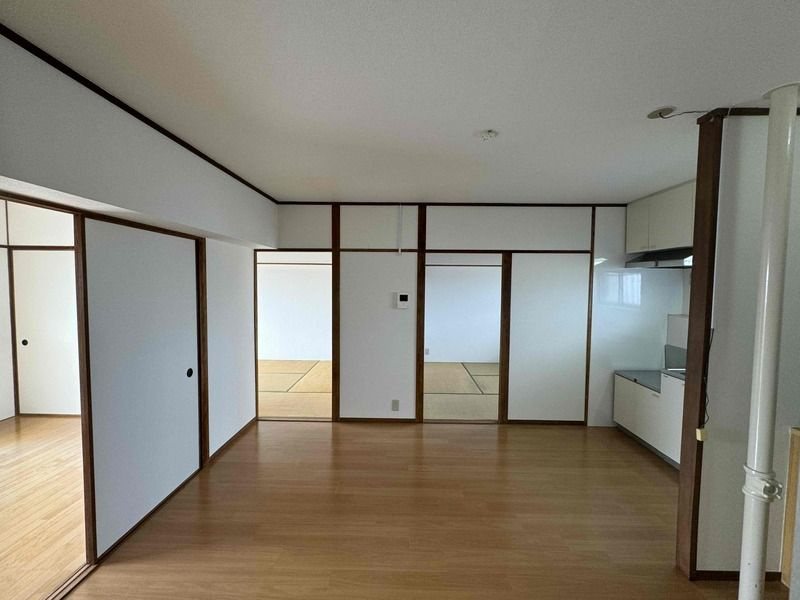 福岡市東区三苫４丁目の賃貸マンションの居間・リビング
