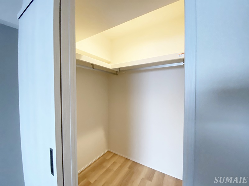 ステラメゾン田端の収納|洋室6帖のウォークインクローゼットです☆