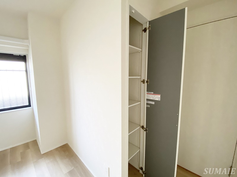 ステラメゾン田端の収納|洋室5.4帖の収納です☆