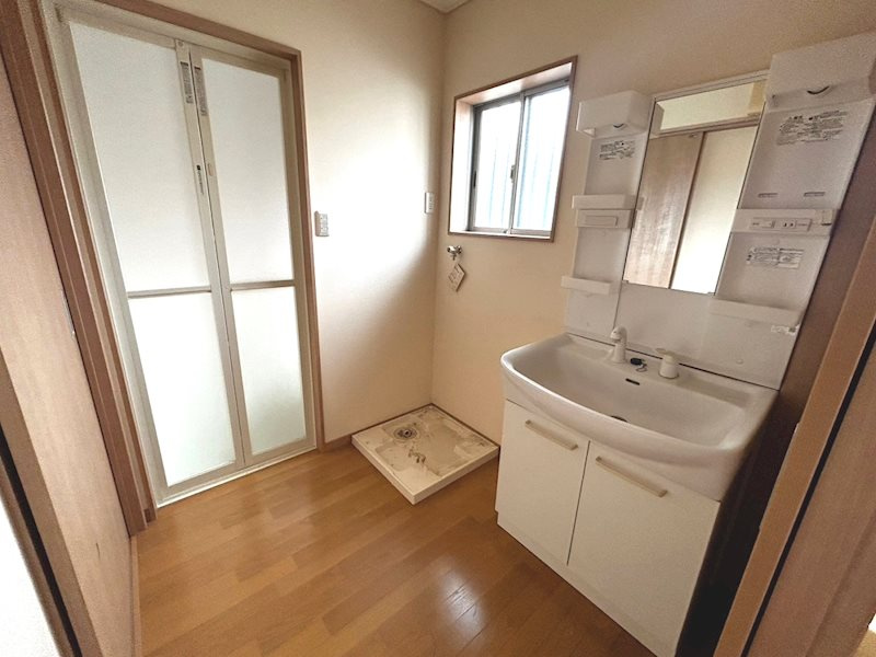 中古戸建　豊橋市大村町大ノ前87番地2の独立洗面台|洗面化粧台つき！