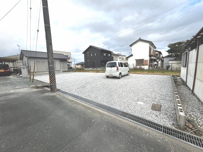 中古戸建　豊橋市大村町大ノ前87番地2の外観|敷地広々約７５坪です。