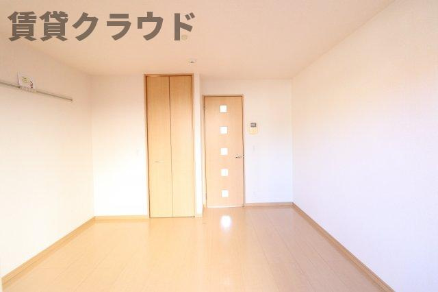 カーサ・カルモ亥鼻の居間・リビング|洋室7.5帖のお部屋です♪