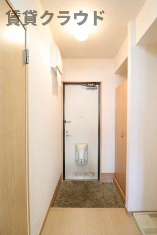 カーサ・カルモ亥鼻の玄関|シューズボックス付きの玄関です！